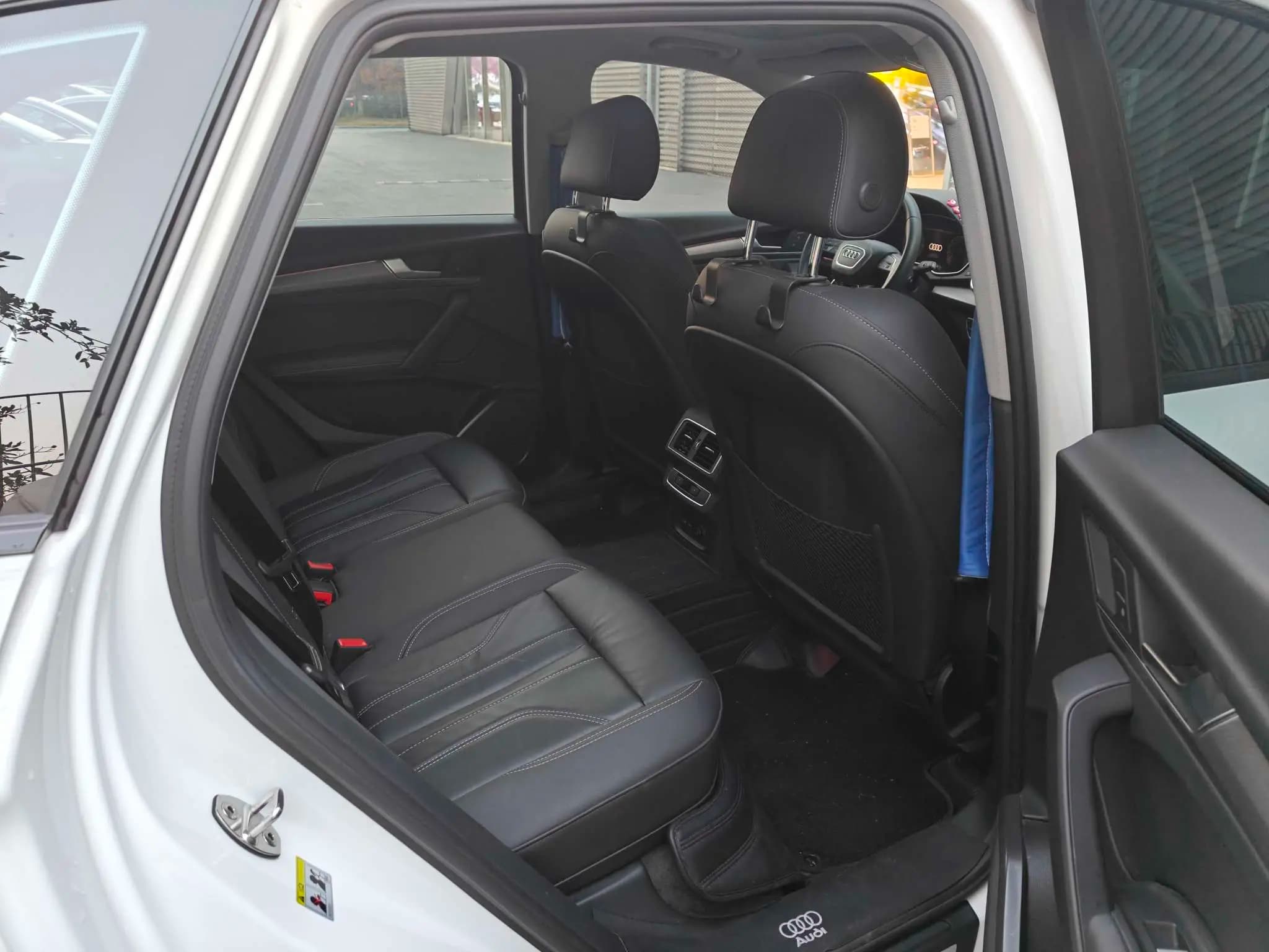 Audi Q5L 2022 г. 46031 км. — фото 17