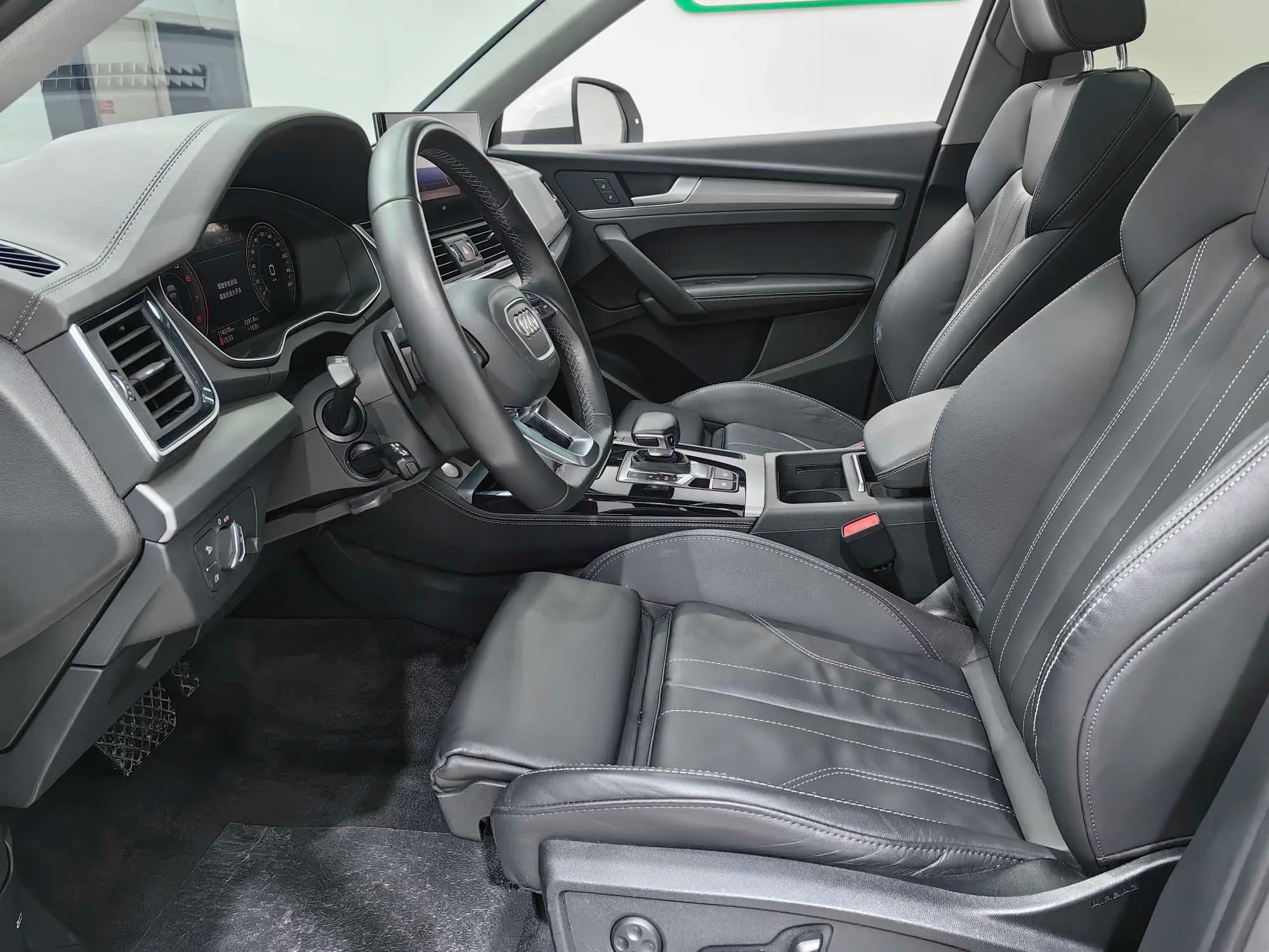 Audi Q5L 2022 г. 114338 км. — фото 16