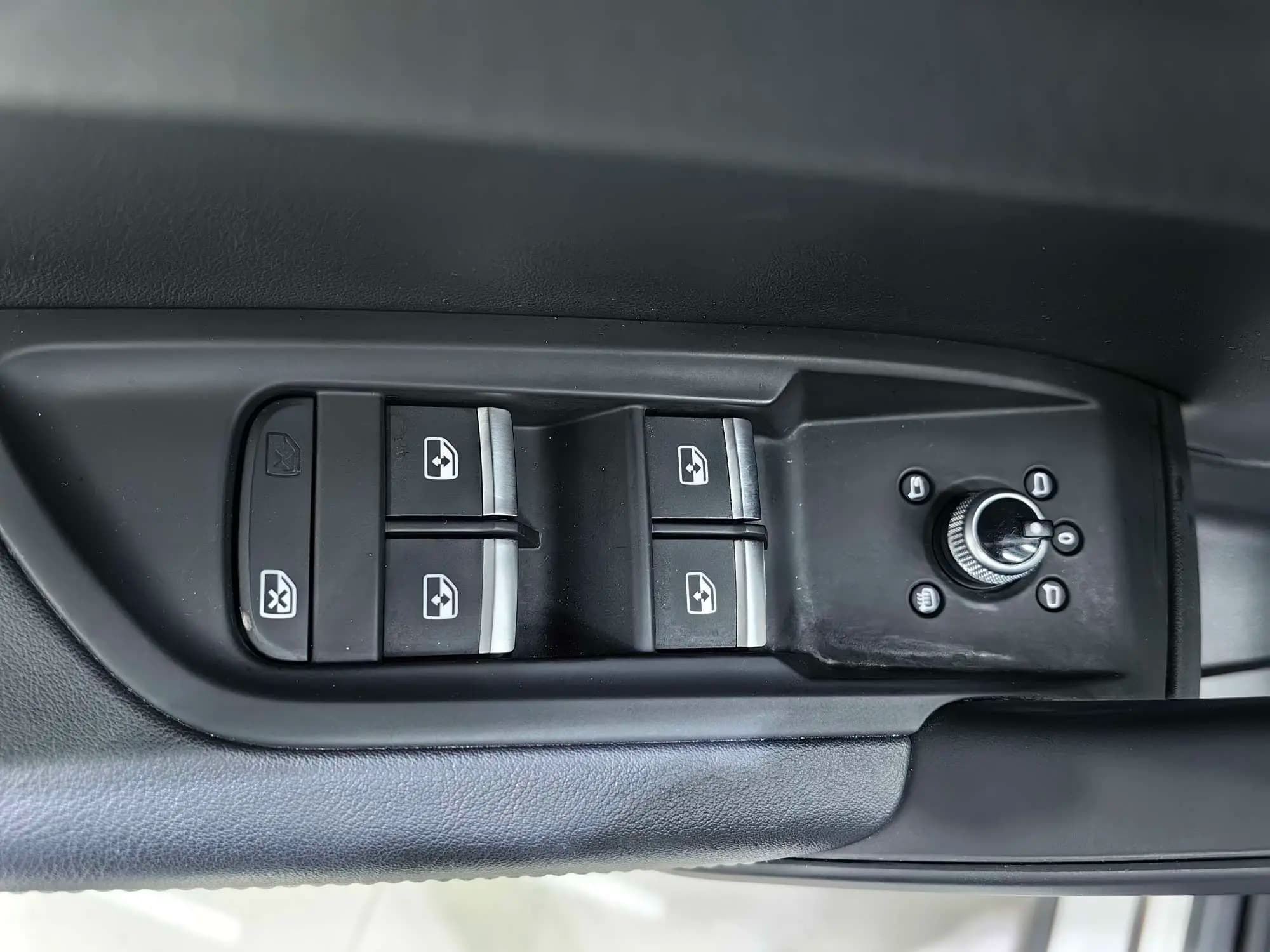 Audi Q5L 2022 г. 114338 км. — фото 18