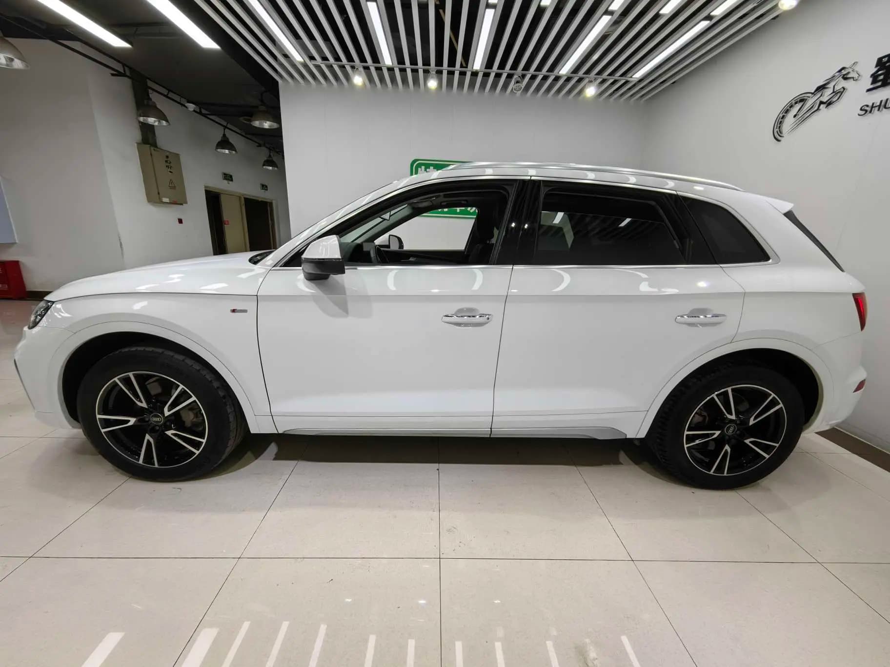 Audi Q5L 2022 г. 114338 км. — фото 4