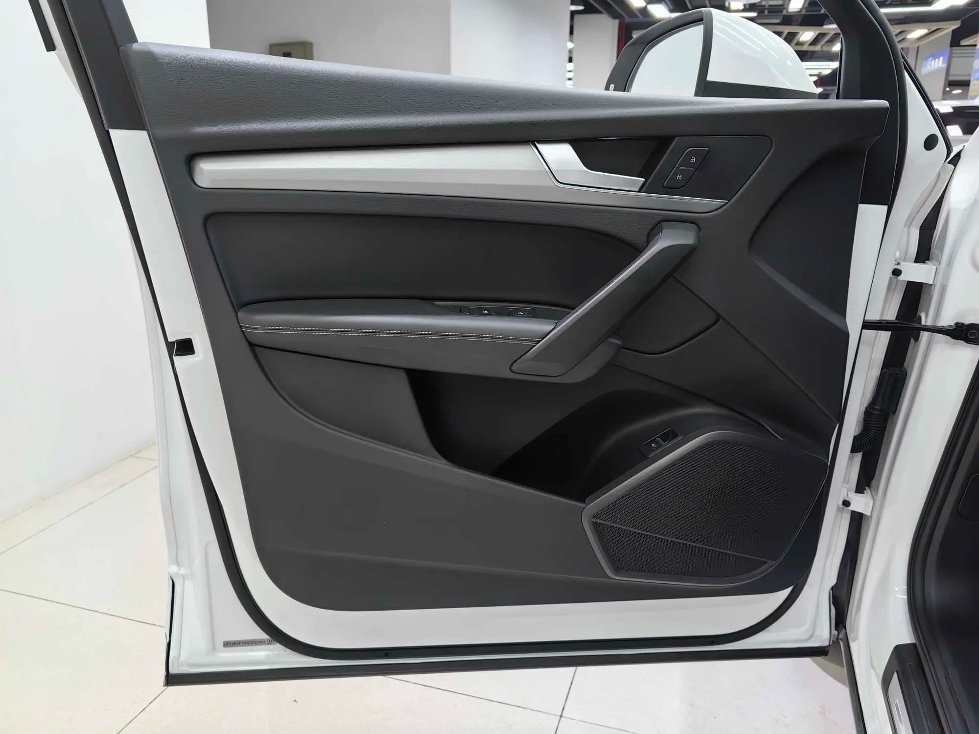 Audi Q5L 2022 г. 114338 км. — фото 8