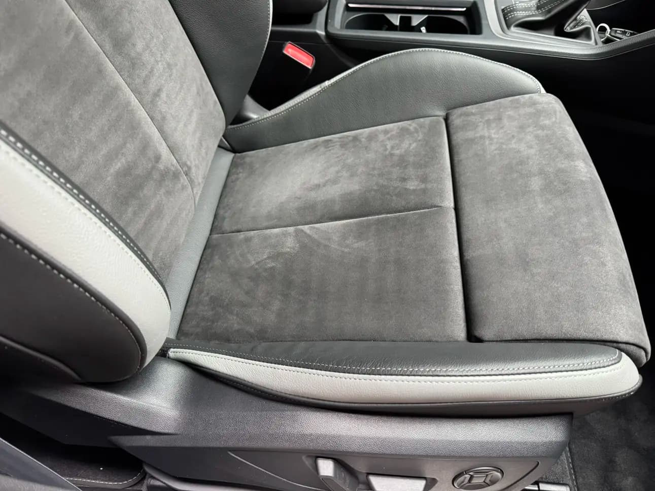 Audi Q3 2022 г. 36500 км. — фото 13
