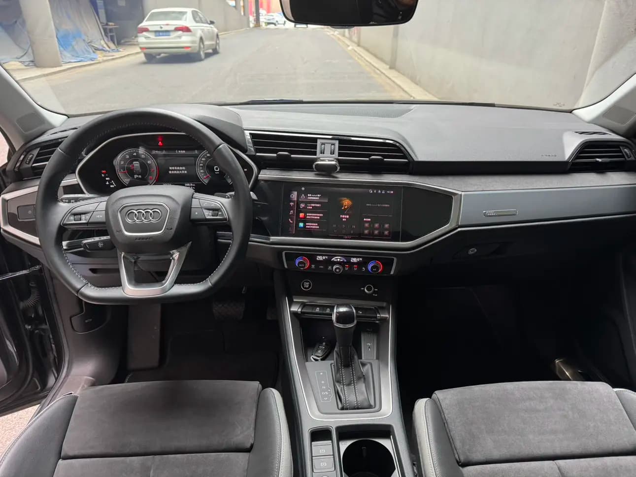 Audi Q3 2022 г. 36500 км. — фото 15
