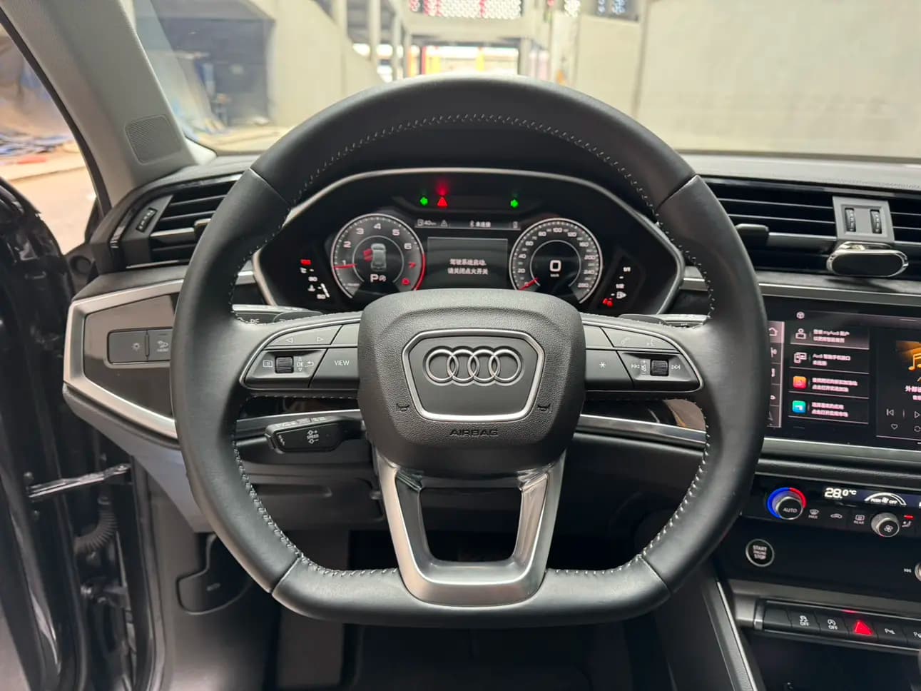 Audi Q3 2022 г. 36500 км. — фото 17