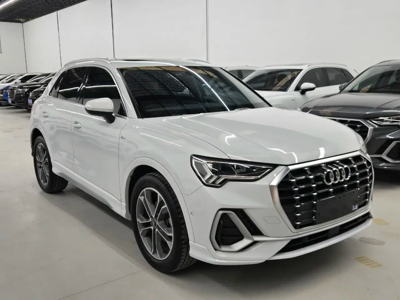 Audi Q3 2022 г. 21000 км. — фото 3