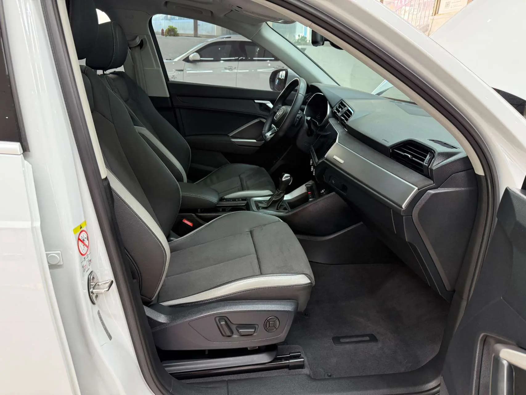 Audi Q3 2022 г. 37000 км. — фото 18