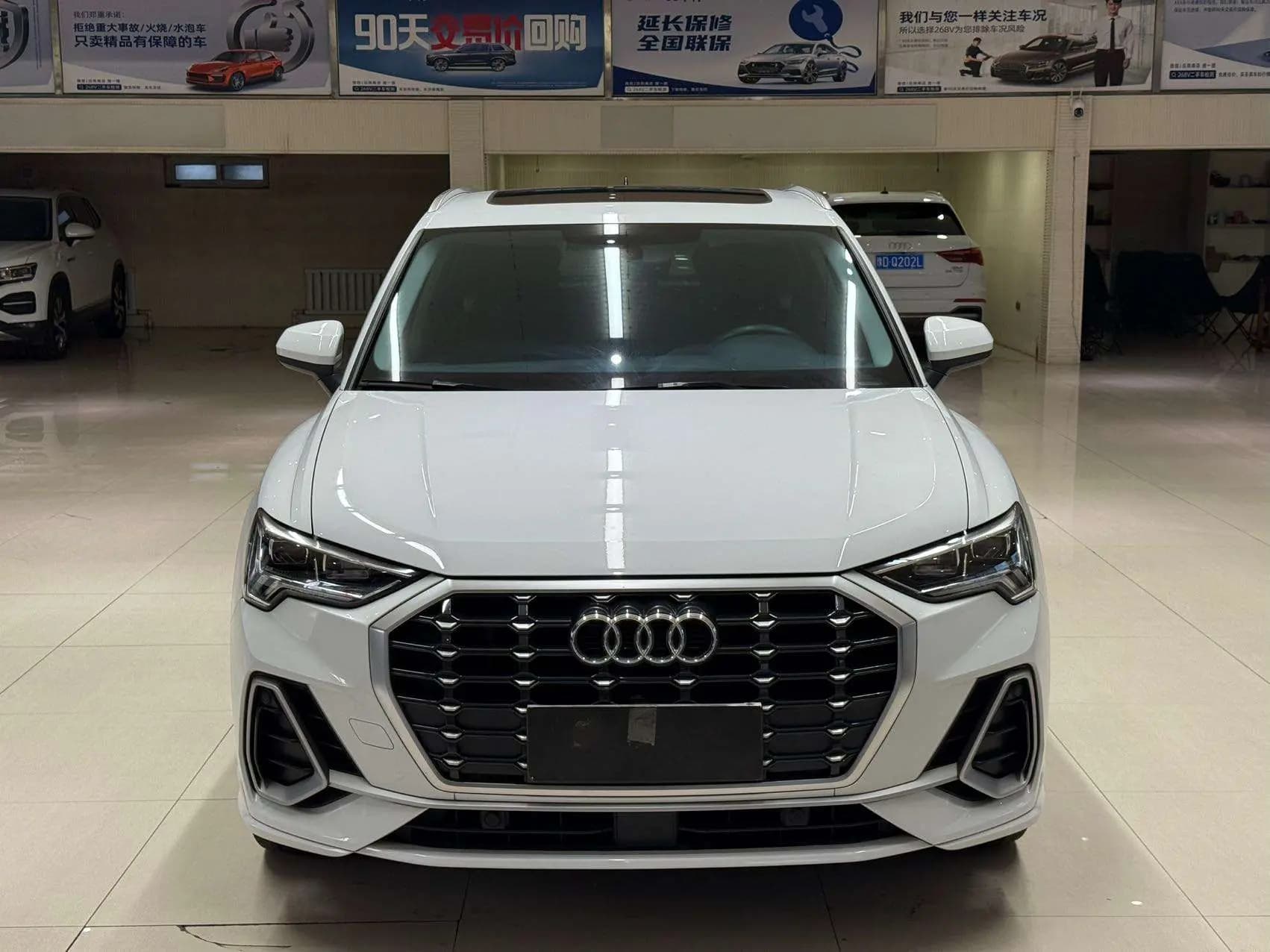 Audi Q3 2022 г. 54000 км. — фото 2