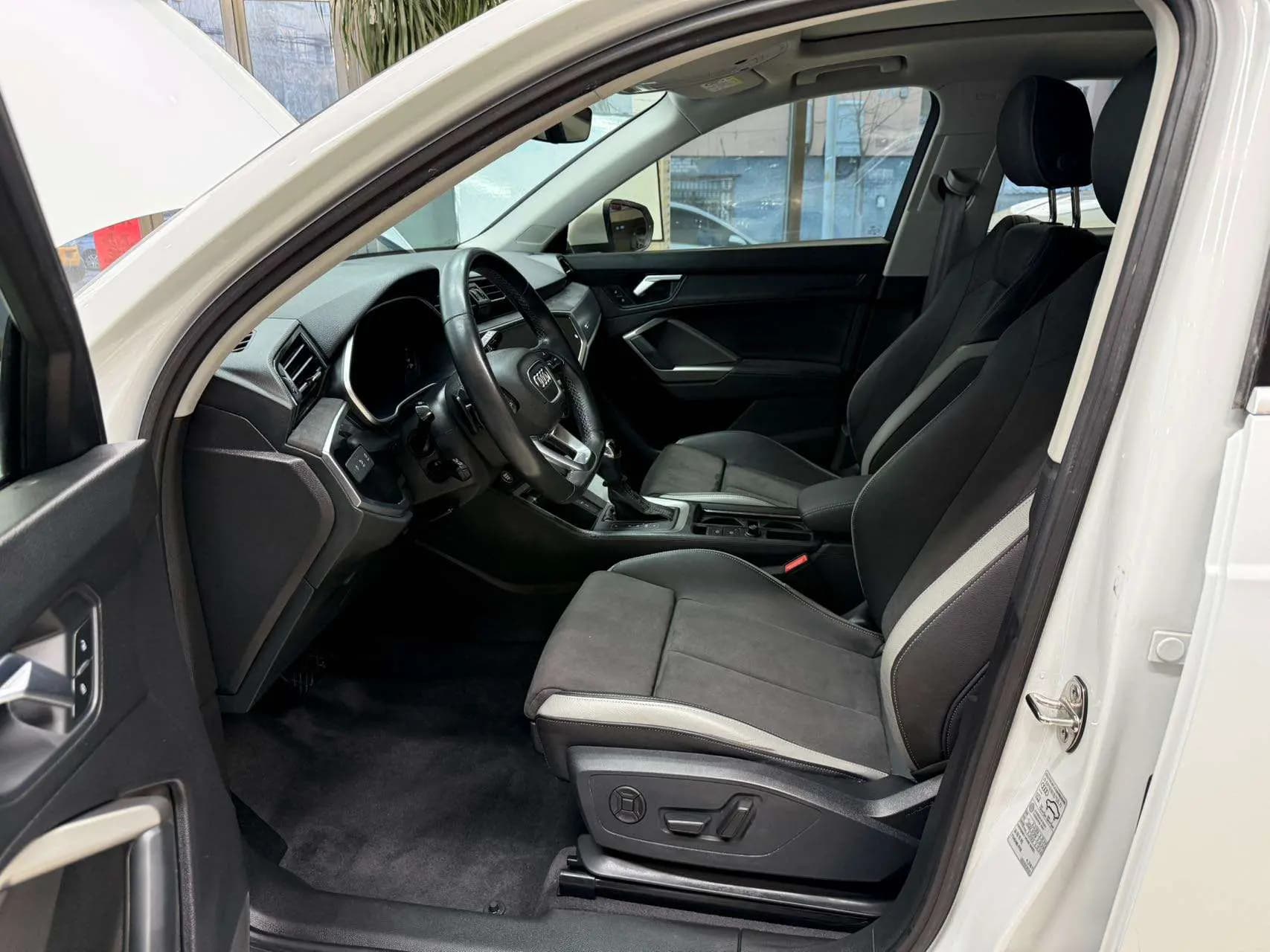 Audi Q3 2022 г. 54000 км. — фото 16