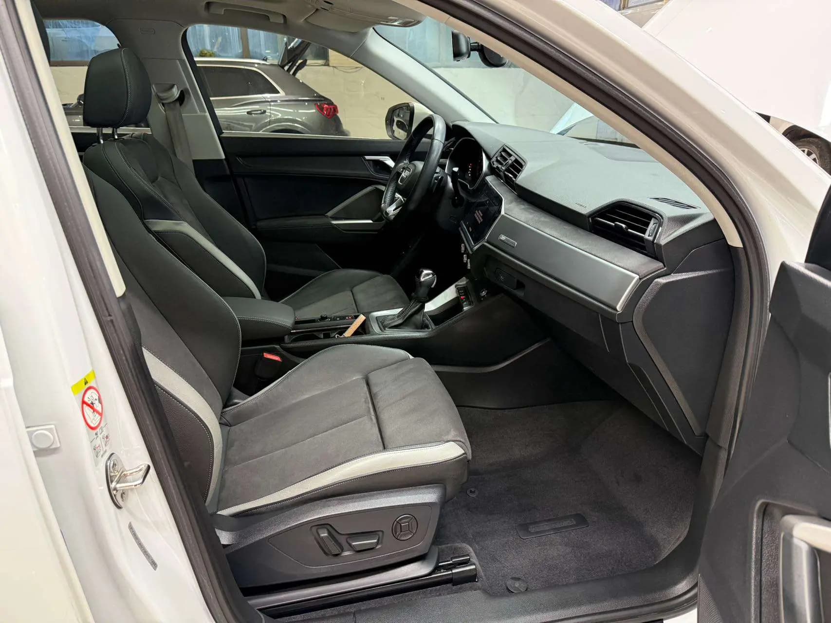 Audi Q3 2022 г. 54000 км. — фото 9