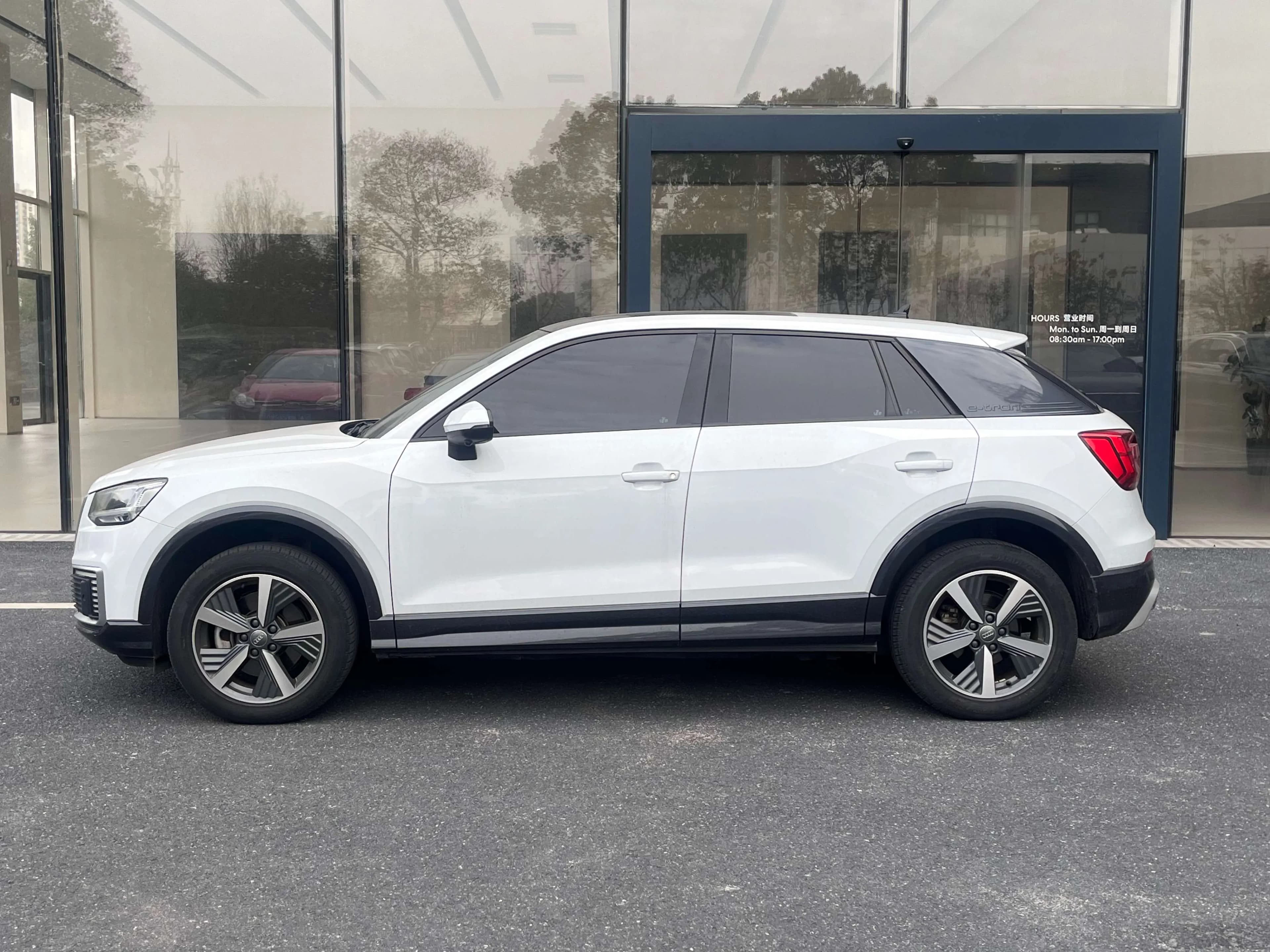 Audi Q2L e-tron 2021 г. 30098 км. — фото 3