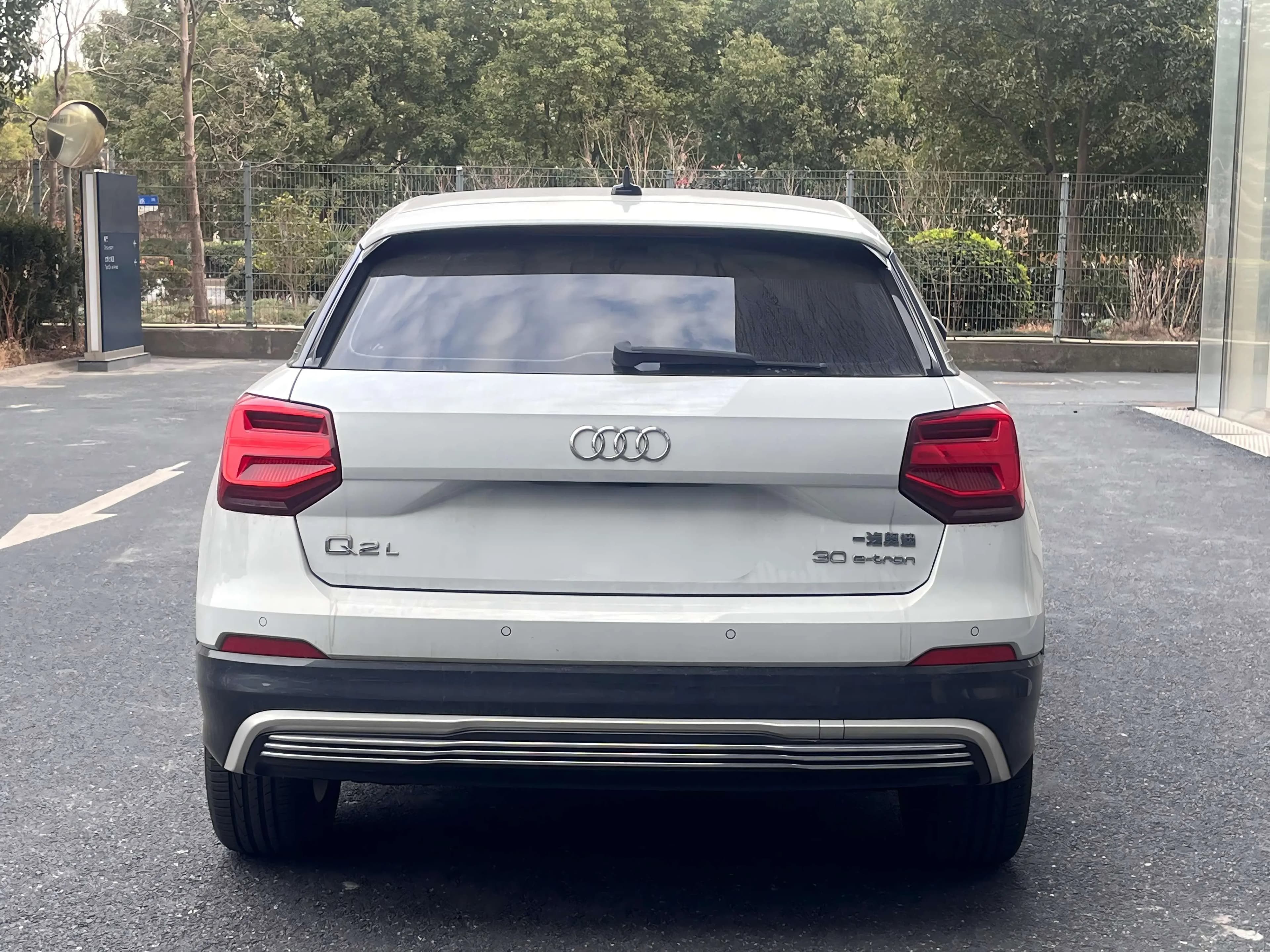 Audi Q2L e-tron 2021 г. 30098 км. — фото 4