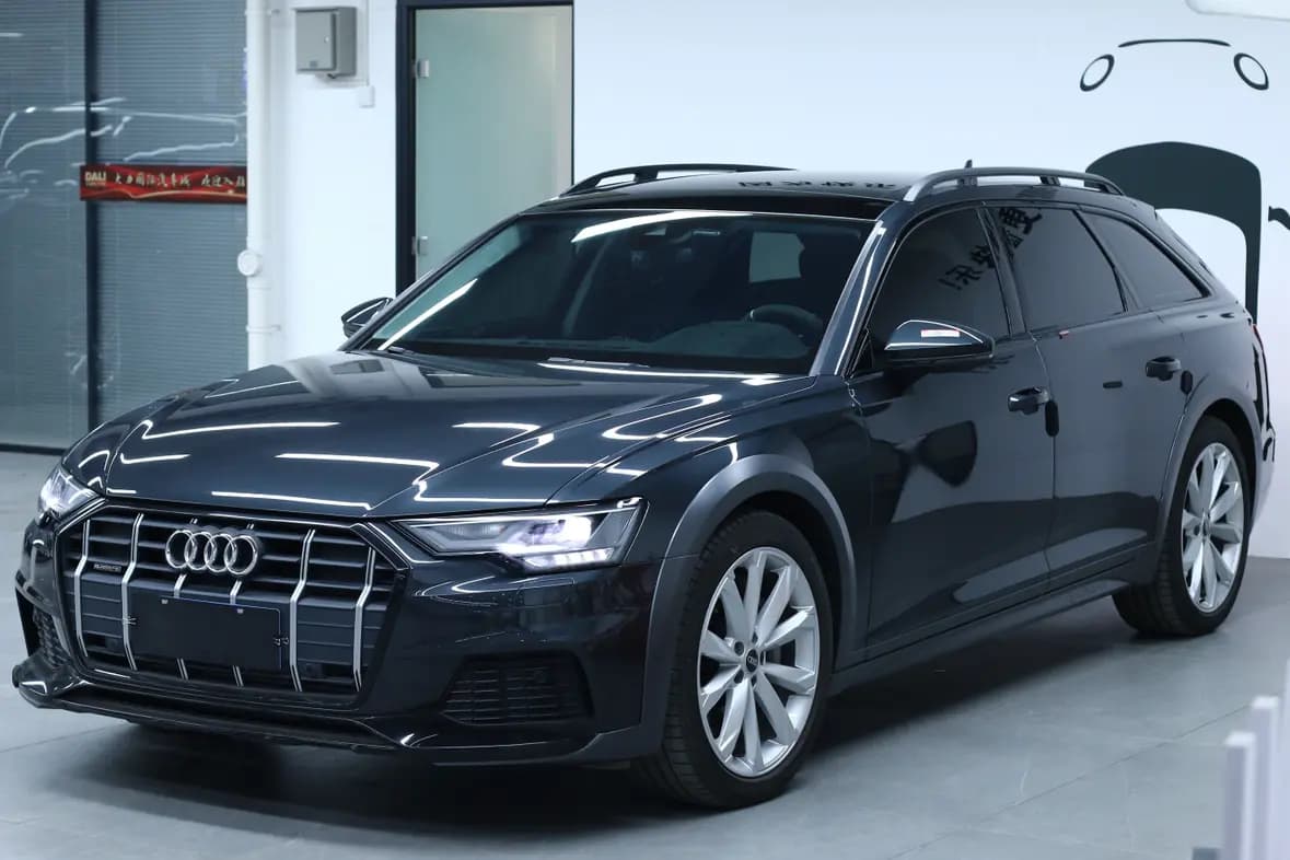 Audi A6 2023 г. 19029 км.