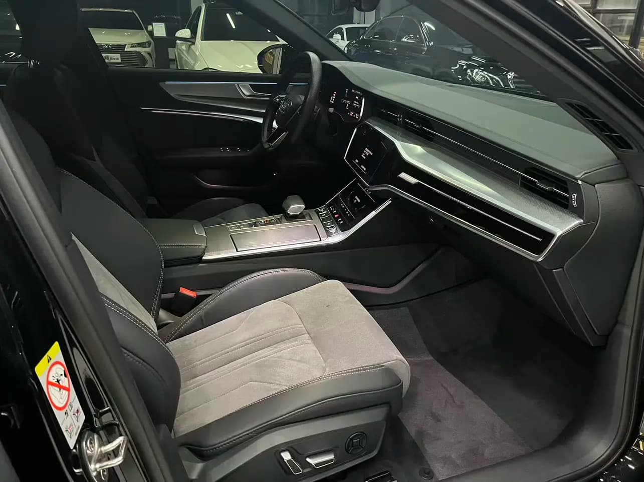 Audi A6L 2024 г. 12127 км. — фото 8