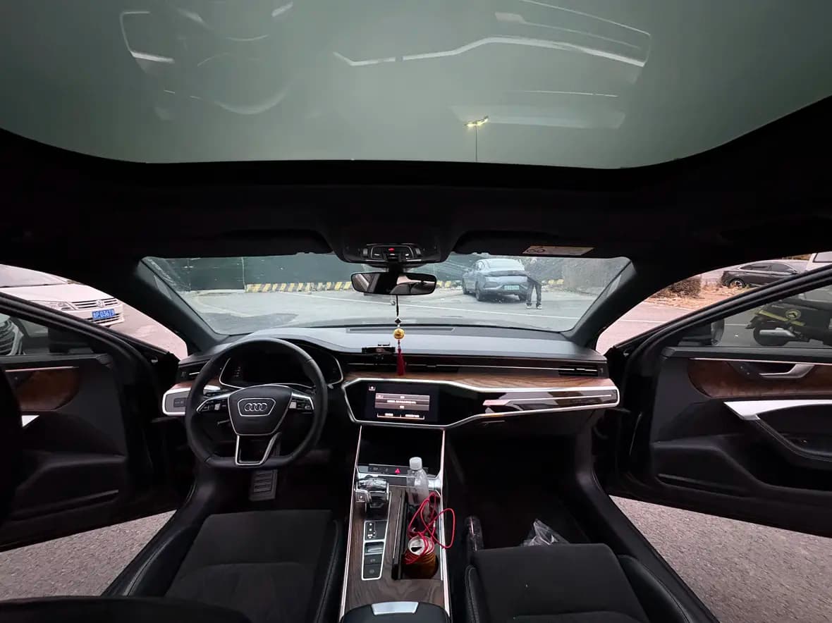 Audi A6L 2022 г. 50122 км. — фото 10