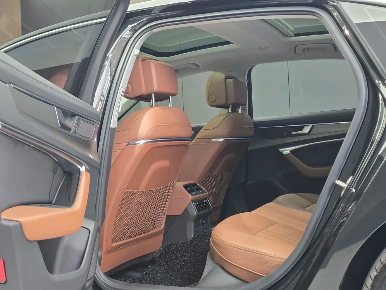 Audi A6L 2021 г. 64121 км. — фото 11