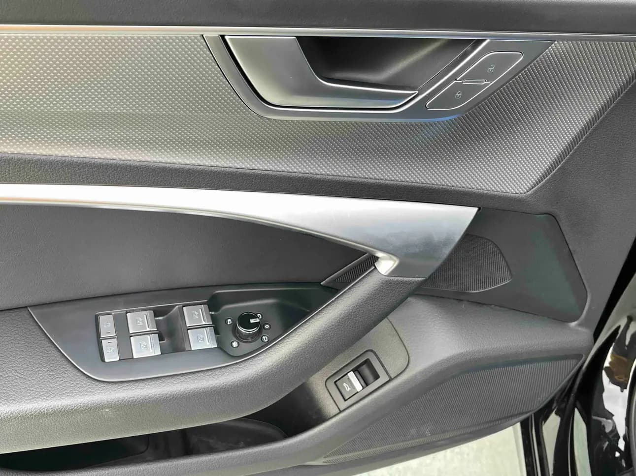 Audi A6L 2025 г. 35019 км. — фото 9
