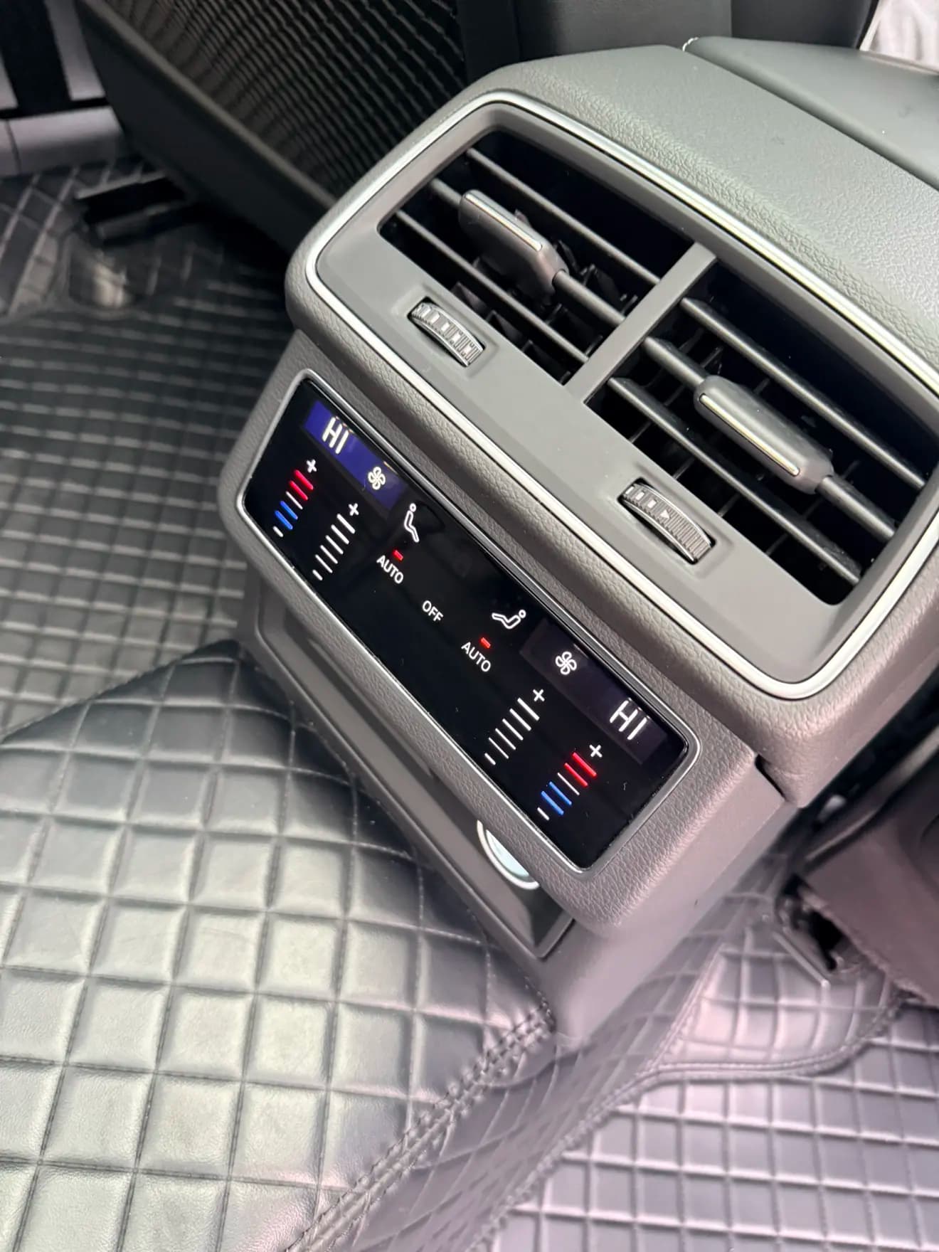 Audi A6L 2024 г. 51021 км. — фото 3