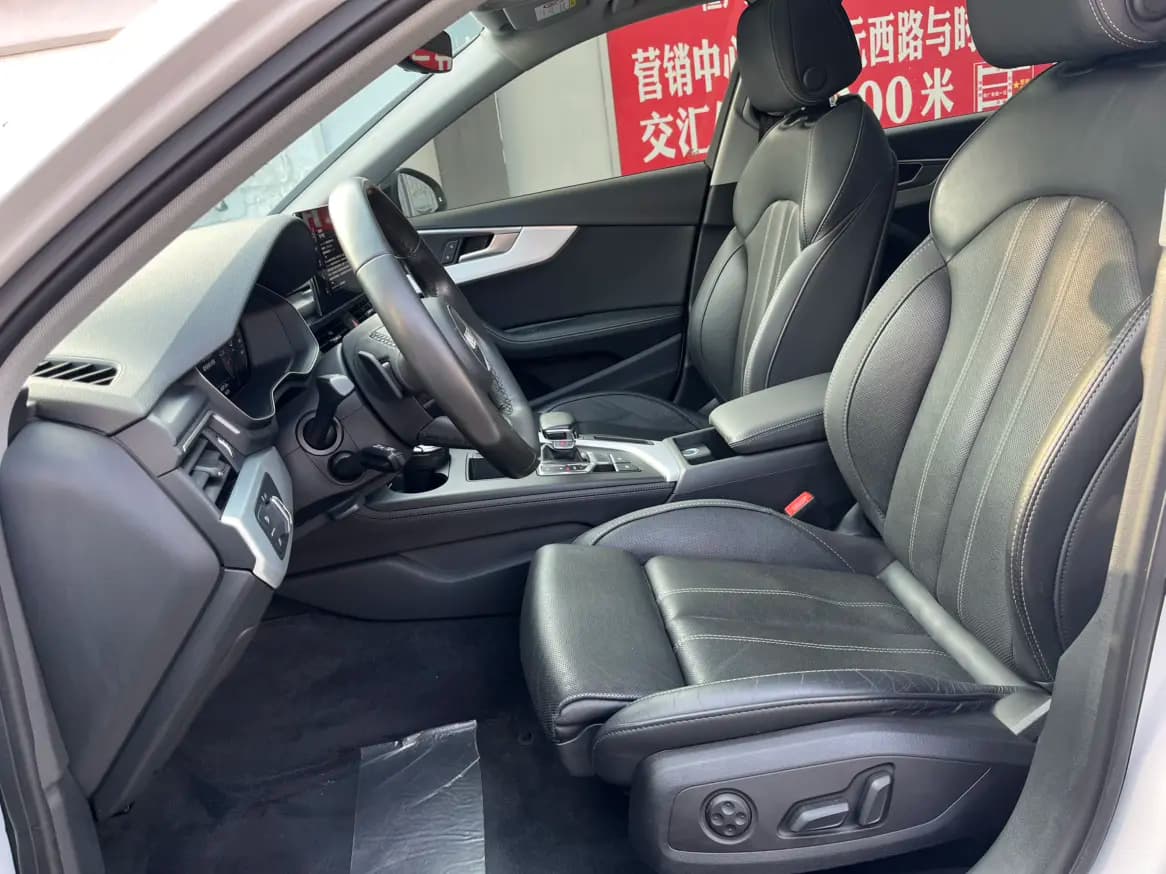 Audi A4L 2022 г. 24034 км. — фото 13