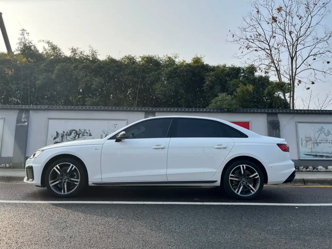 Audi A4L 2022 г. 24034 км. — фото 4