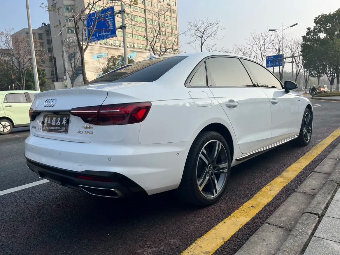 Audi A4L 2022 г. 24034 км. — фото 7