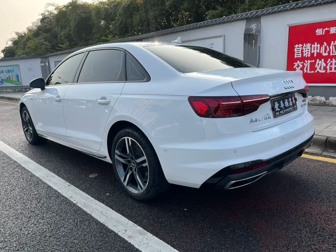 Audi A4L 2022 г. 24034 км. — фото 9