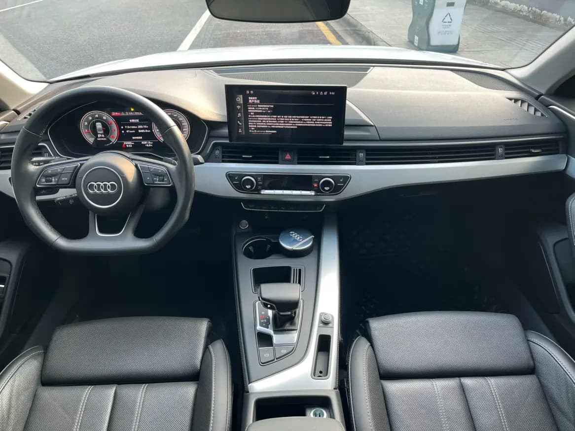 Audi A4L 2022 г. 24034 км. — фото 10