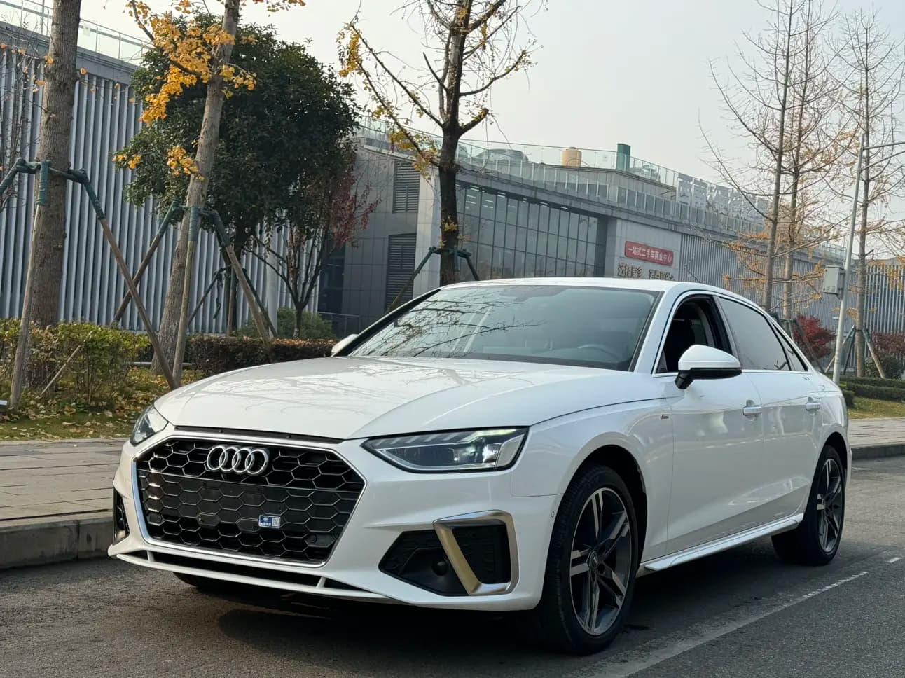 Audi A4L 2021 г. 46047 км.