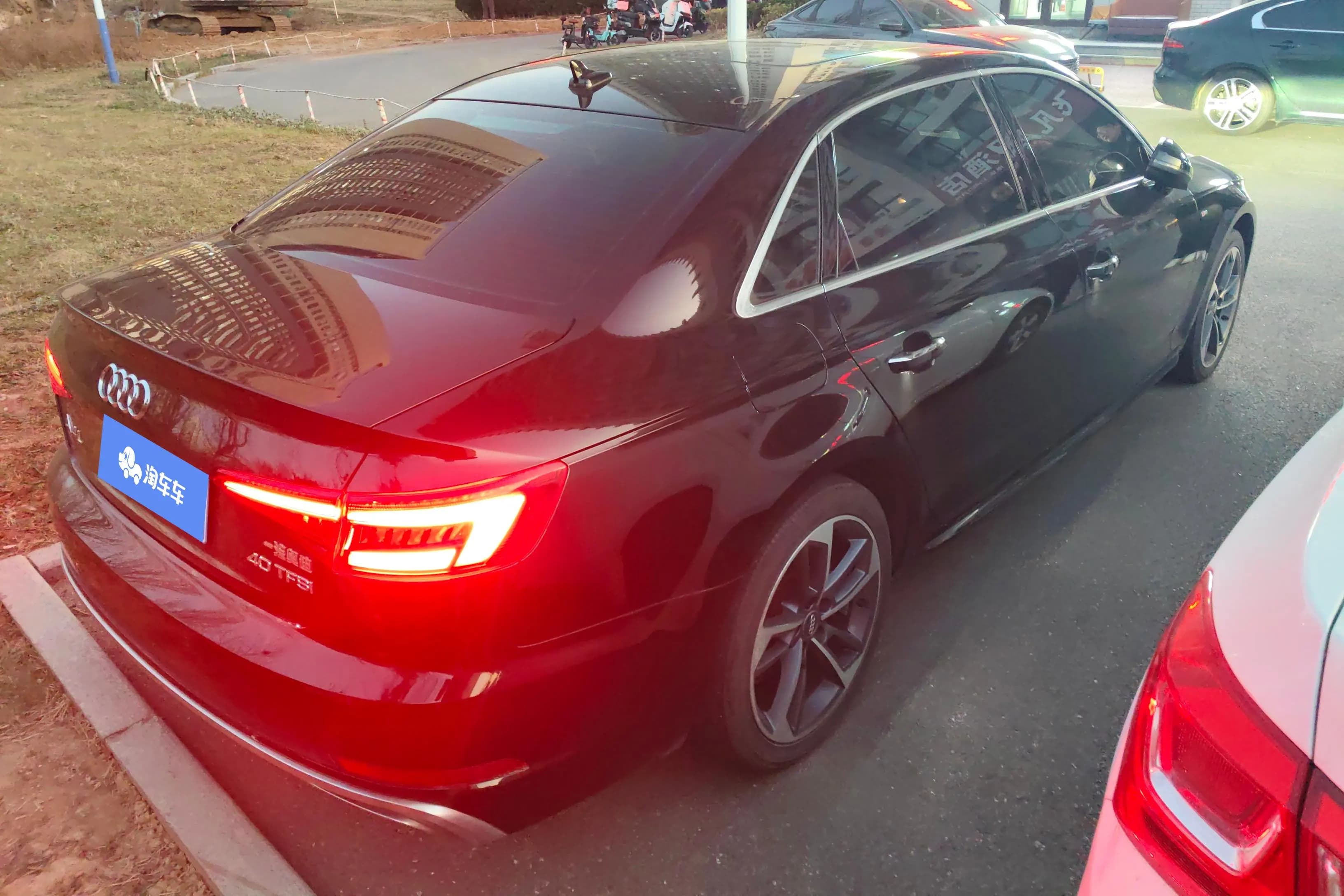 Audi A4L 2021 г. 70548 км. — фото 2
