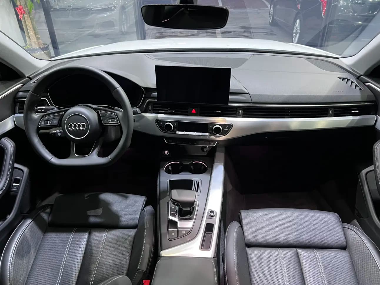 Audi A4L 2022 г. 21653 км. — фото 11
