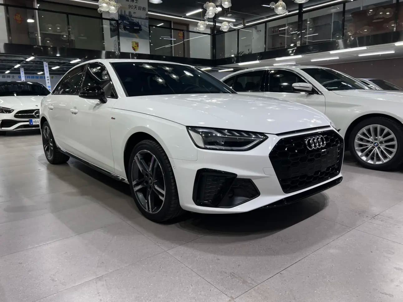 Audi A4L 2022 г. 21653 км. — фото 3