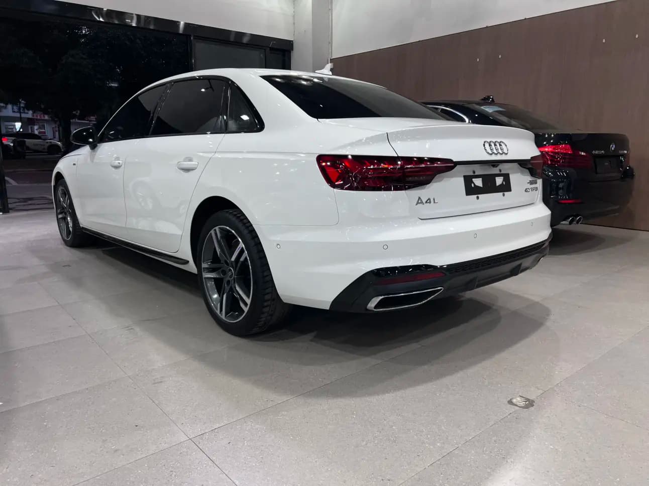 Audi A4L 2022 г. 21653 км. — фото 4
