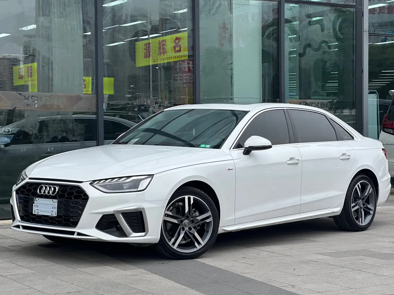 Audi A4L 2021 г. 47054 км.
