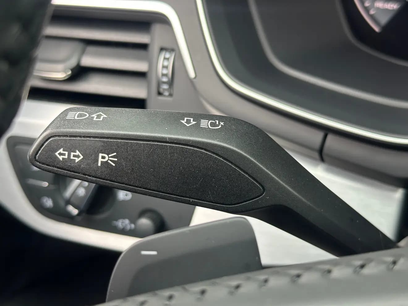 Audi A4L 2021 г. 47054 км. — фото 15