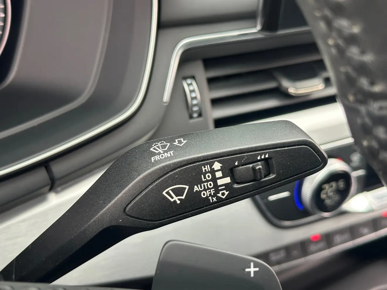 Audi A4L 2021 г. 47054 км. — фото 17