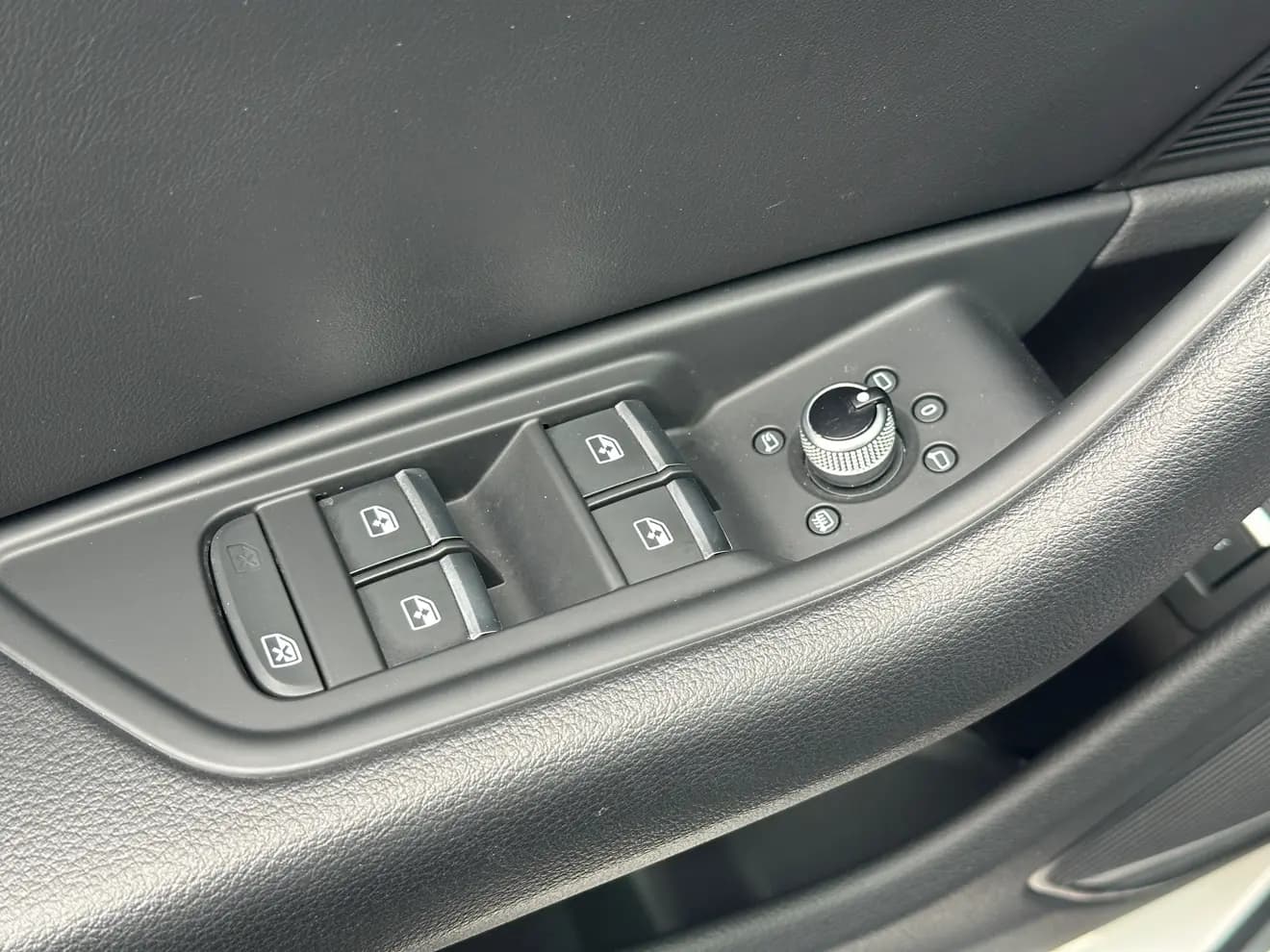 Audi A4L 2021 г. 47054 км. — фото 24