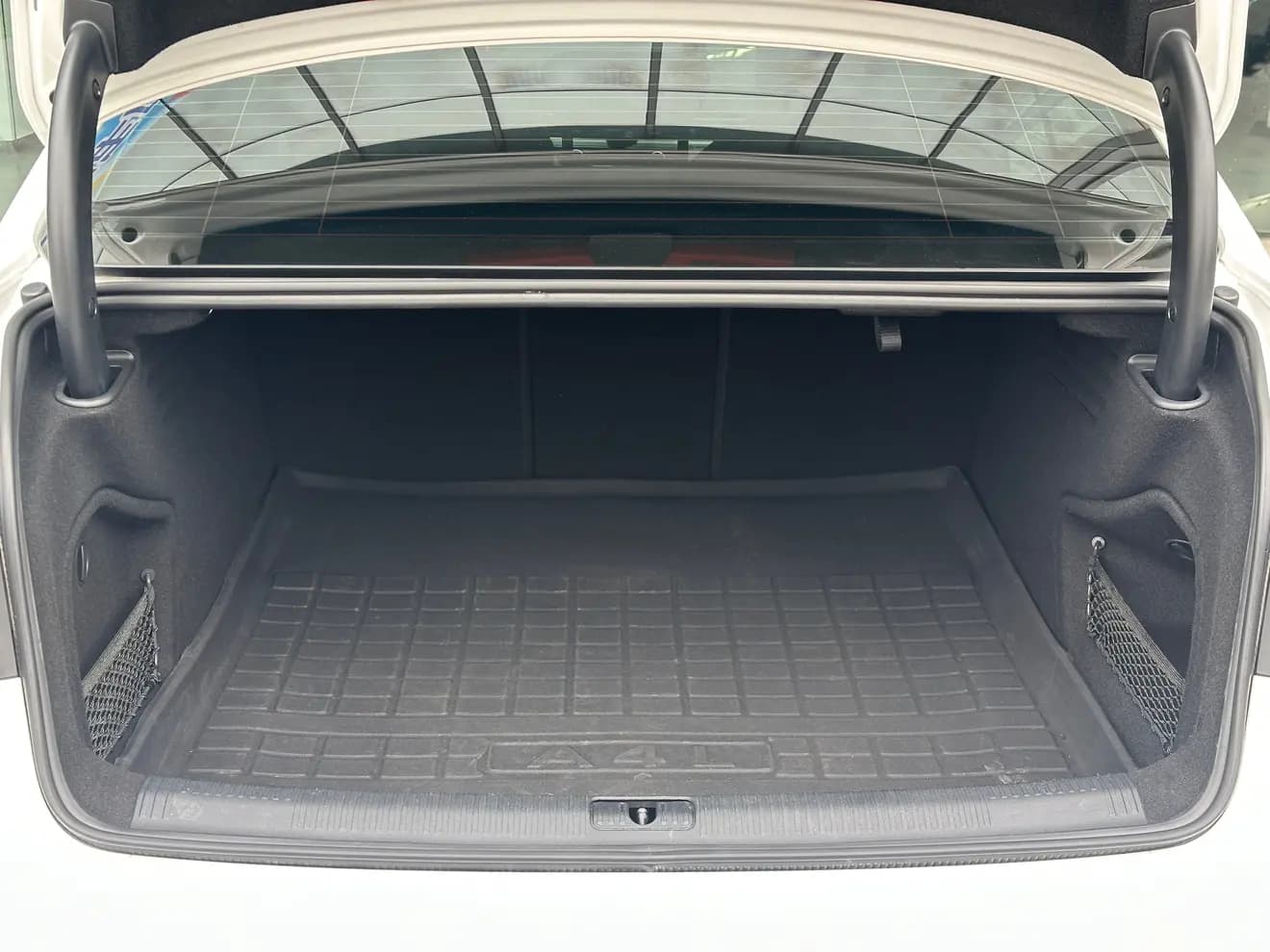 Audi A4L 2021 г. 47054 км. — фото 25