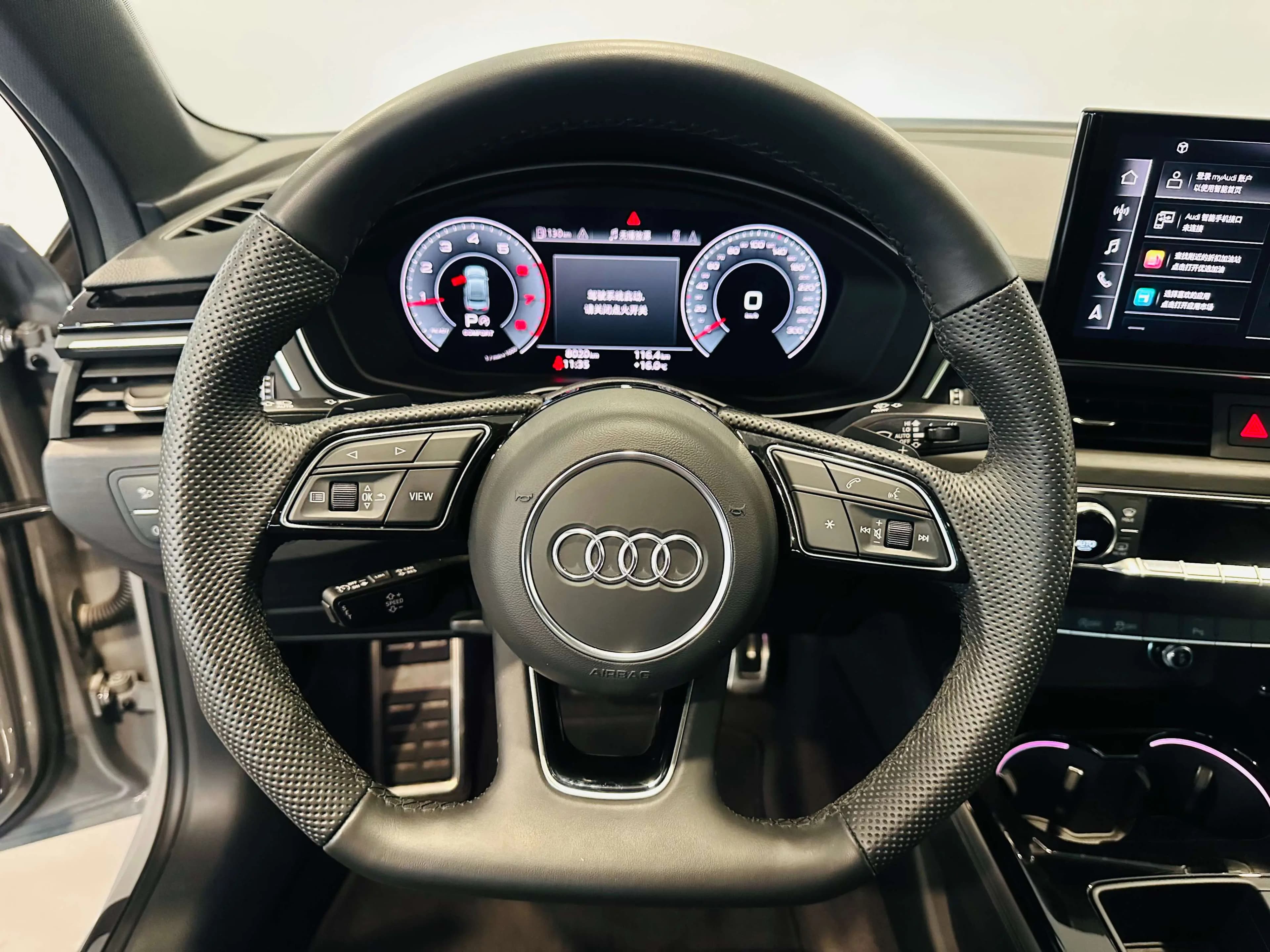 Audi A4L 2024 г. 8058 км. — фото 11