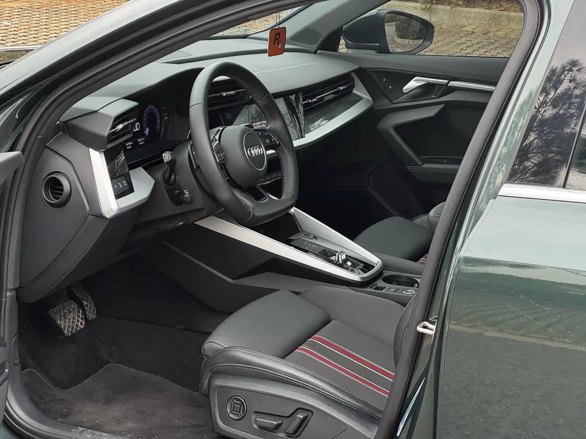 Audi A3 2023 г. 34082 км. — фото 12