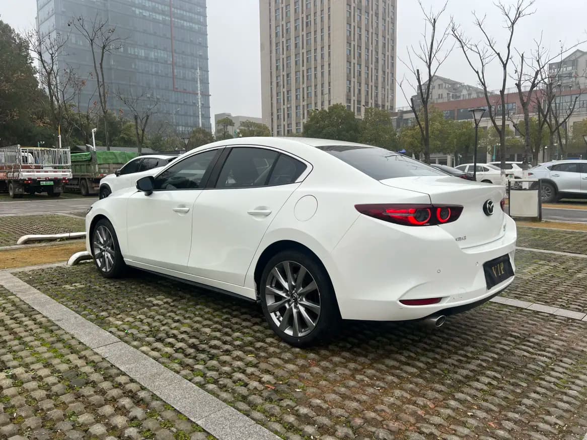 Mazda Axela 2021 г. 39088 км. — фото 4