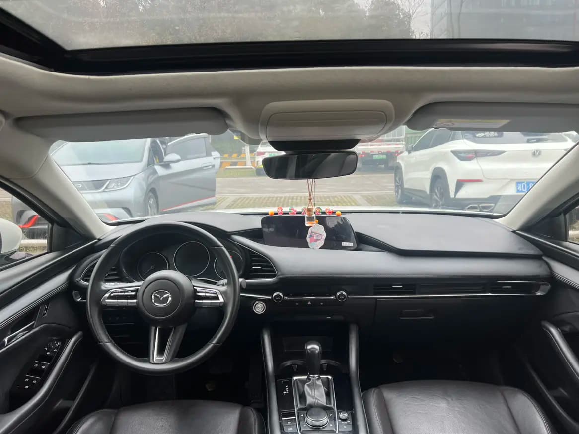Mazda Axela 2021 г. 39088 км. — фото 7