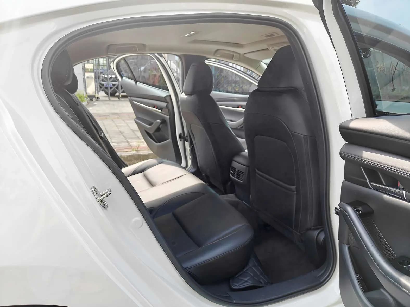 Mazda Axela 2022 г. 27700 км. — фото 14