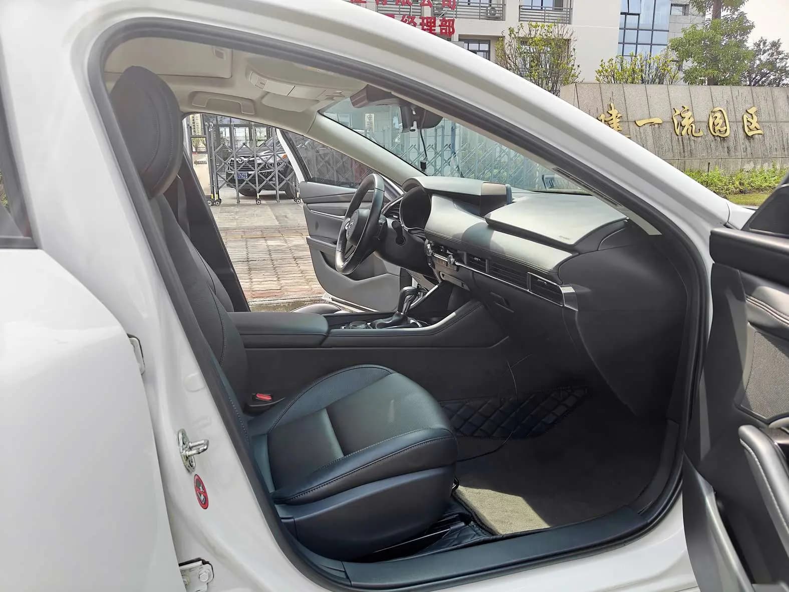Mazda Axela 2022 г. 27700 км. — фото 15