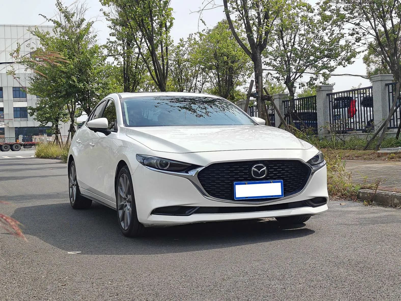 Mazda Axela 2022 г. 27700 км. — фото 3