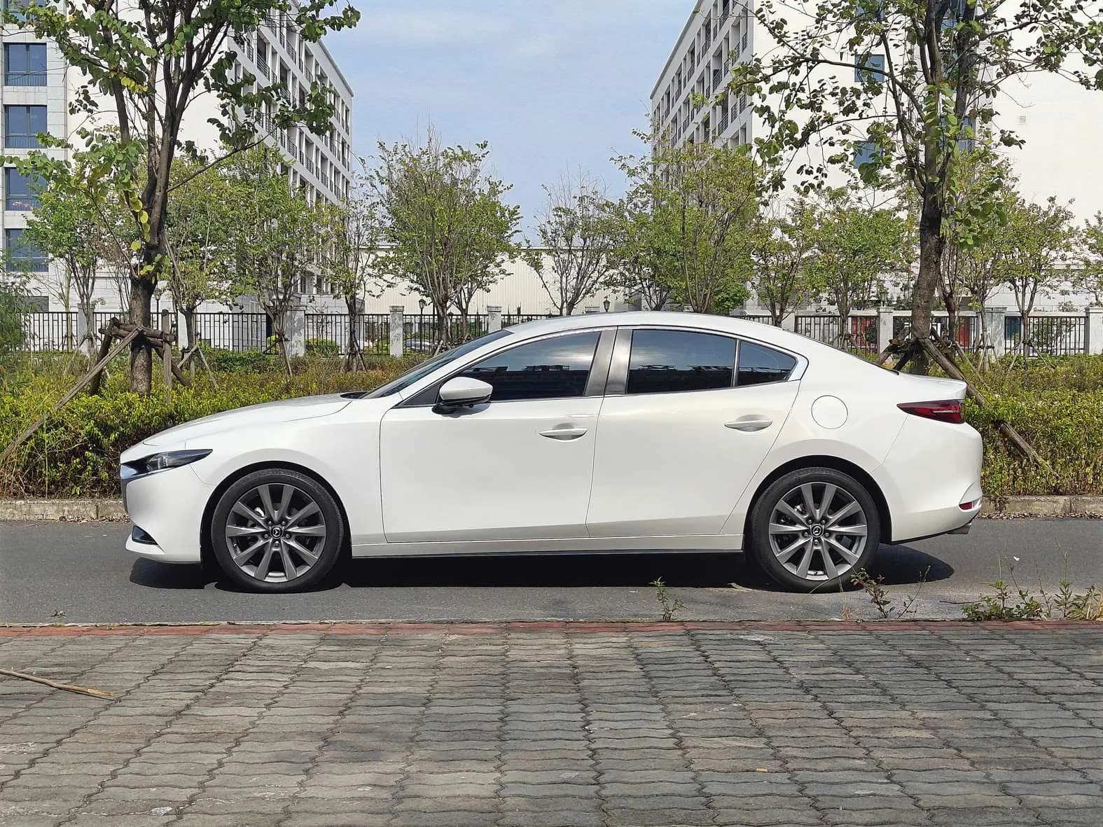 Mazda Axela 2022 г. 27700 км. — фото 4