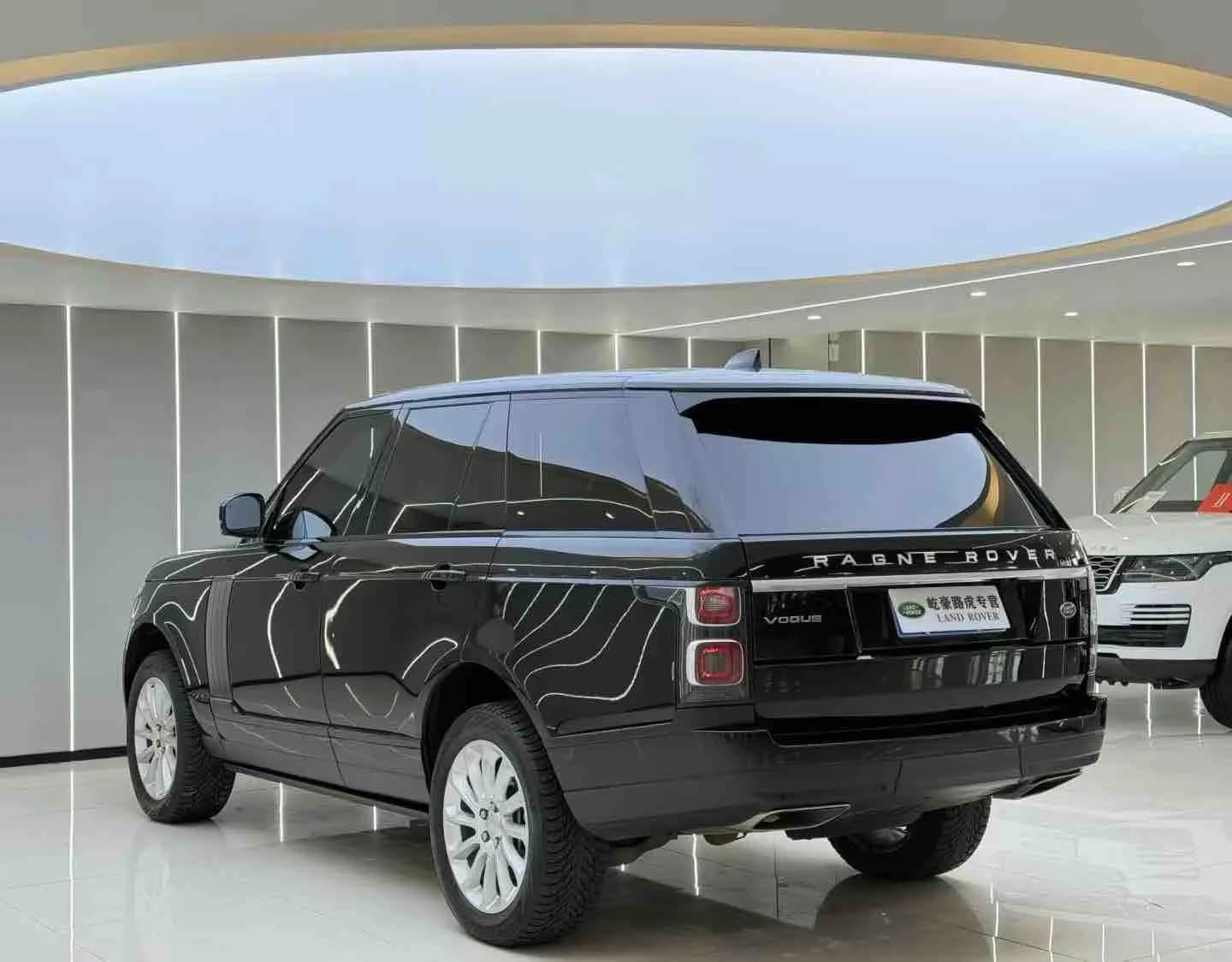 Land Rover Range rover 2021 г. 150009 км. — фото 4