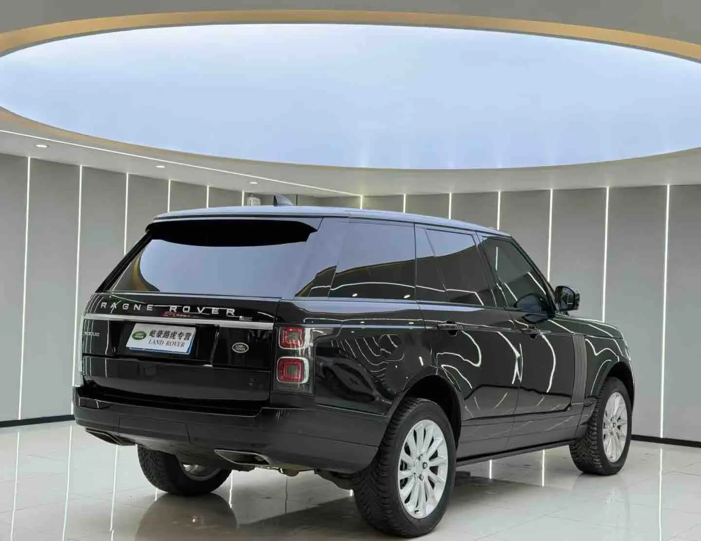 Land Rover Range rover 2021 г. 150009 км. — фото 6