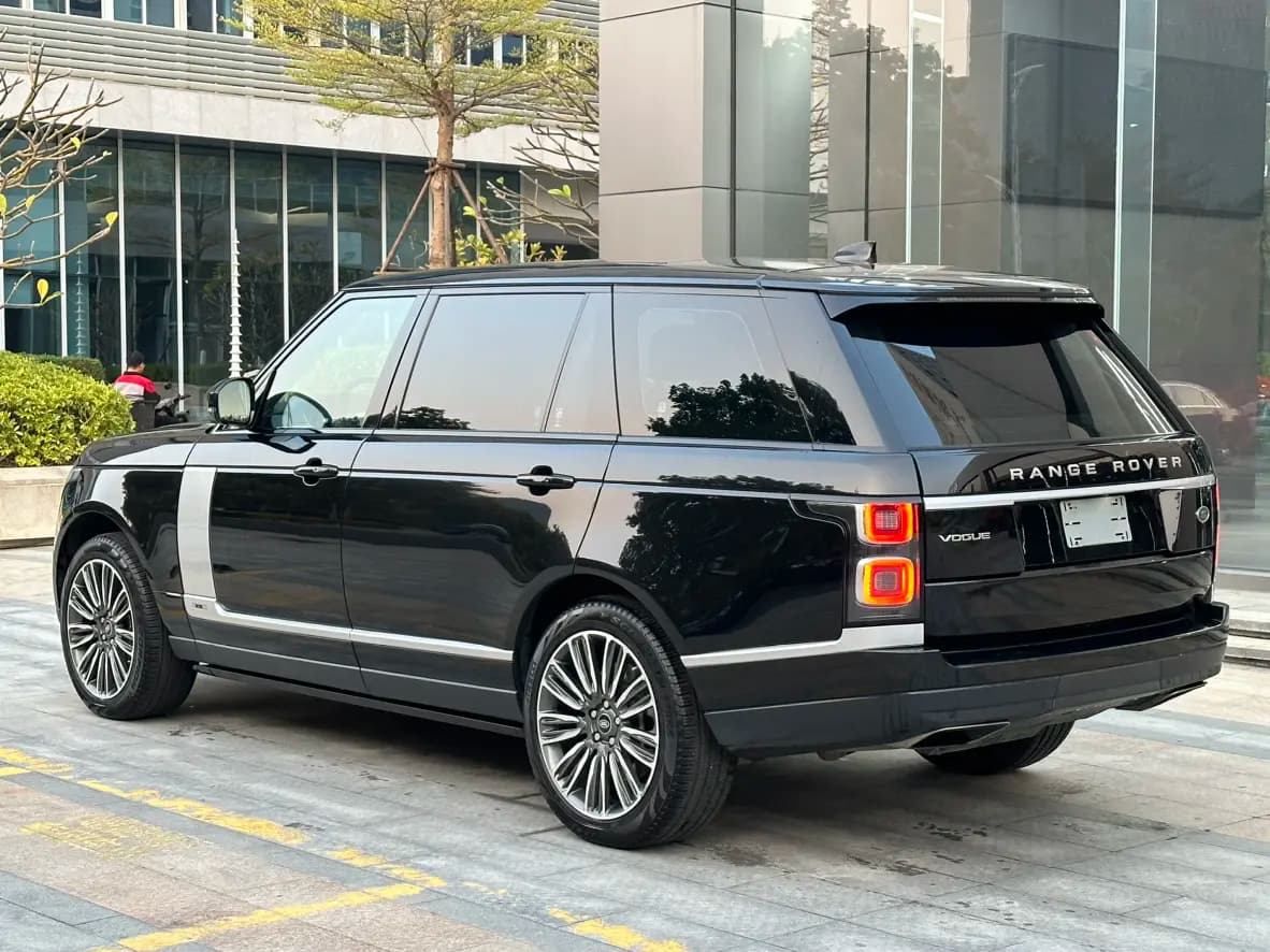 Land Rover Range rover 2021 г. 49012 км. — фото 4