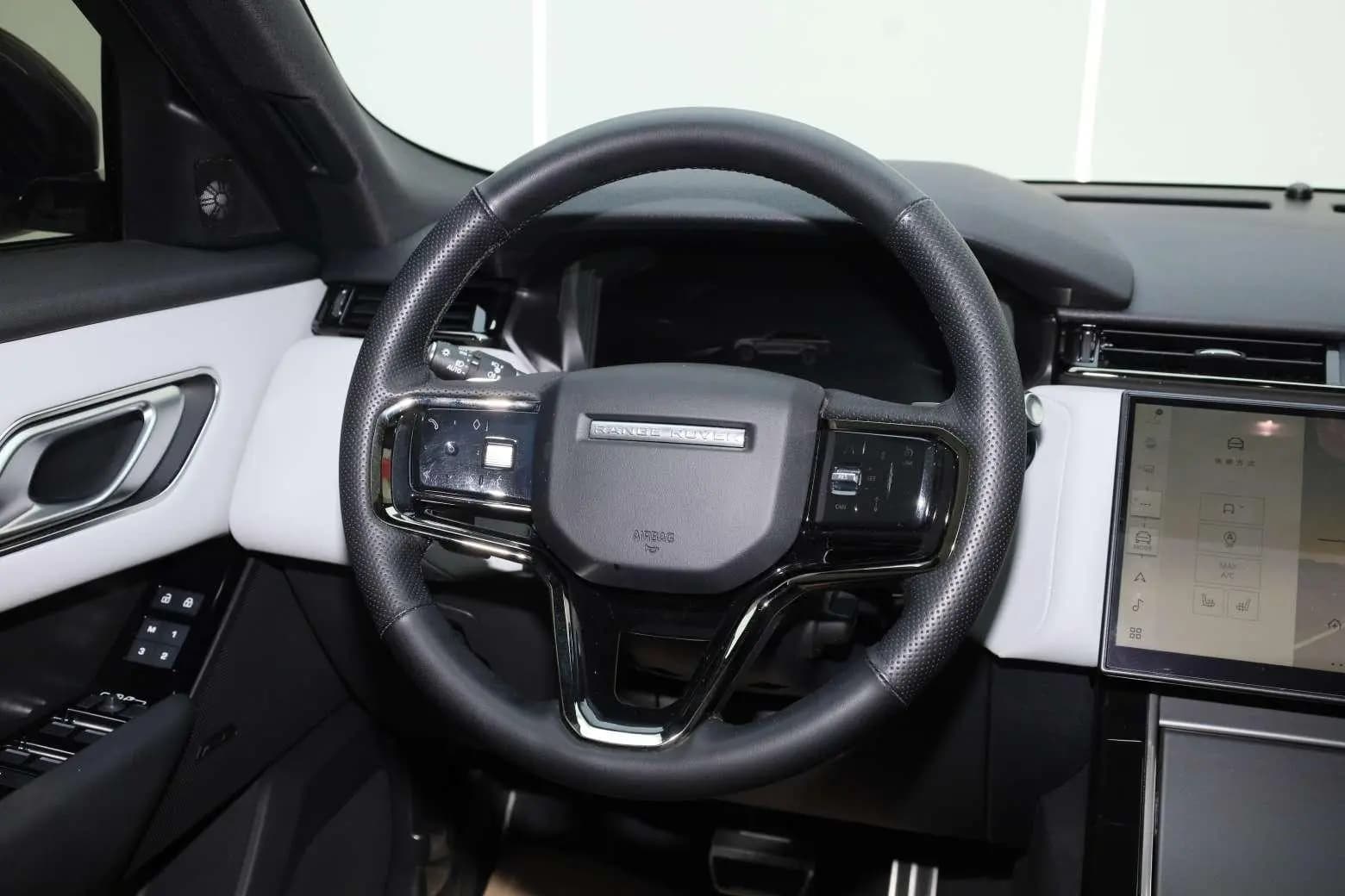 Land Rover Range Rover Velar 2024 г. 26742 км. — фото 19