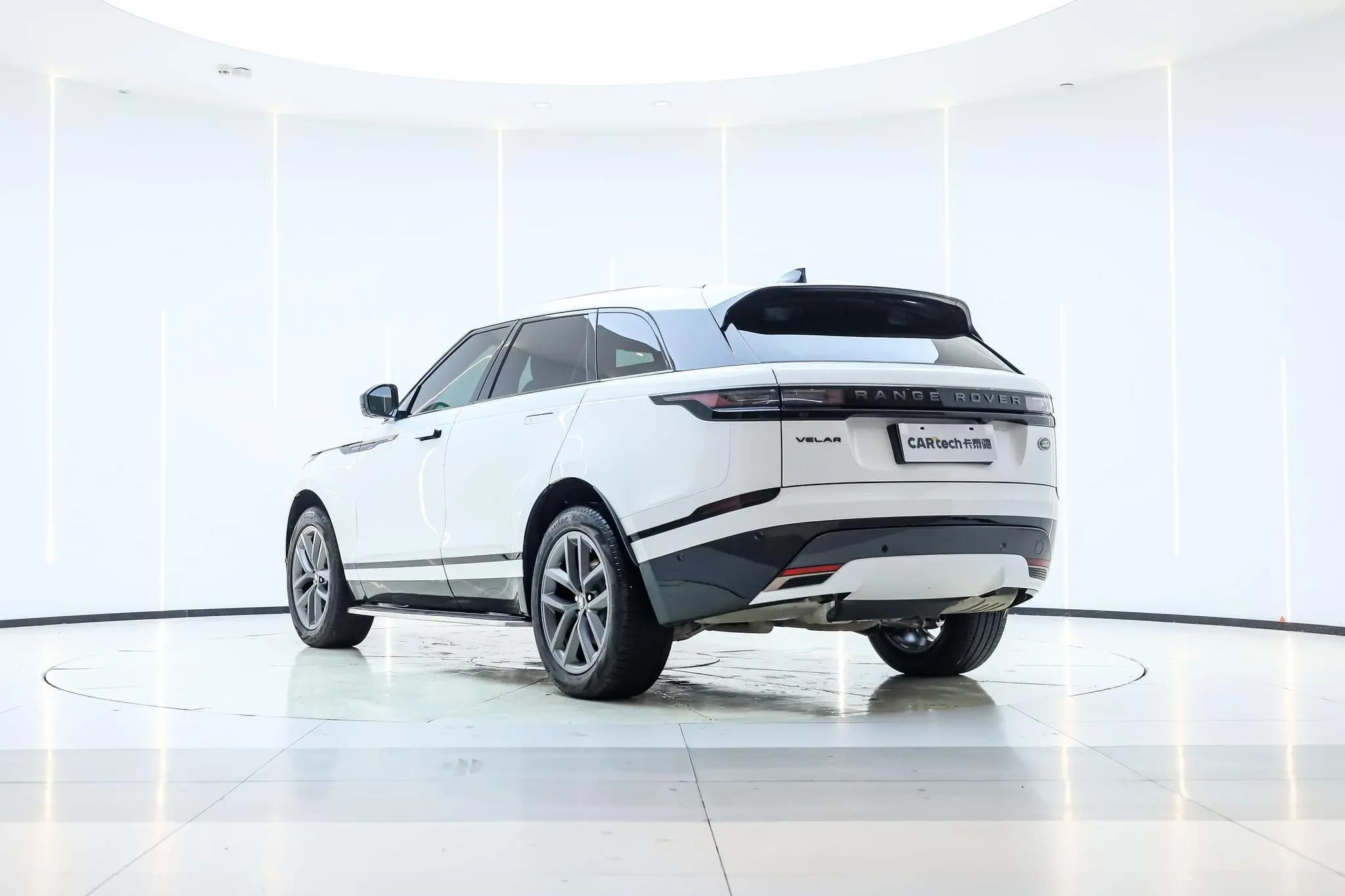 Land Rover Range Rover Velar 2024 г. 26742 км. — фото 4