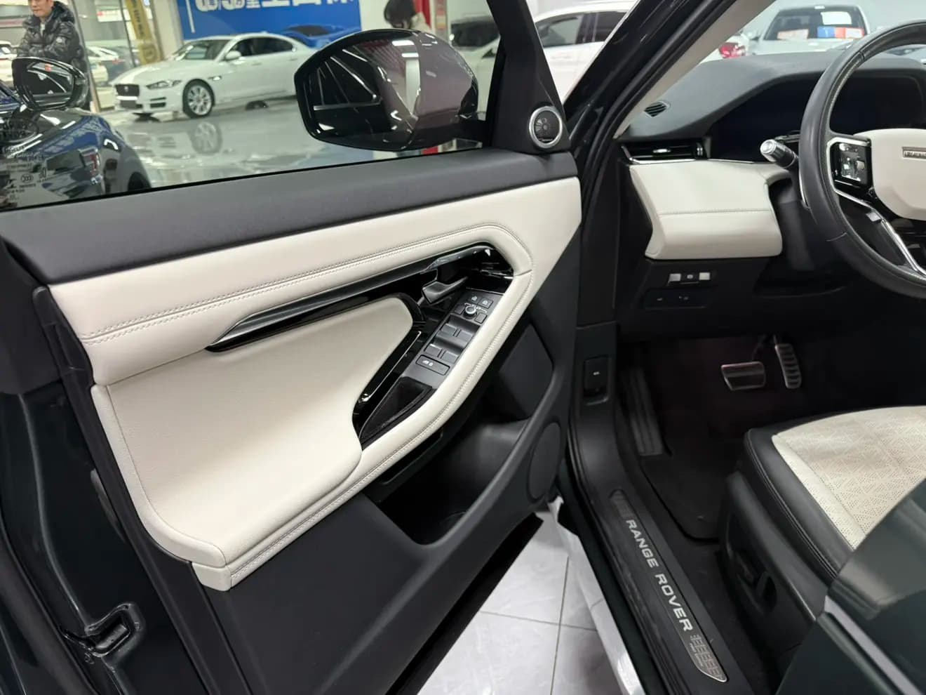 Land Rover Range Rover Evoque 2022 г. 26007 км. — фото 14